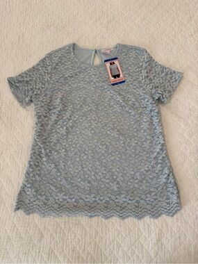 Teddi Rose Women’s Light Blue Floral Lace Top Size Large NWT